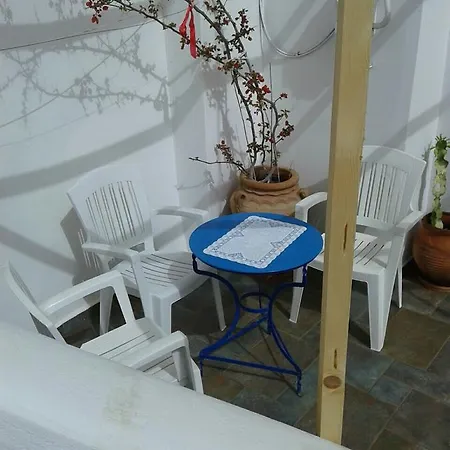 Floras And Apartment Anafi
